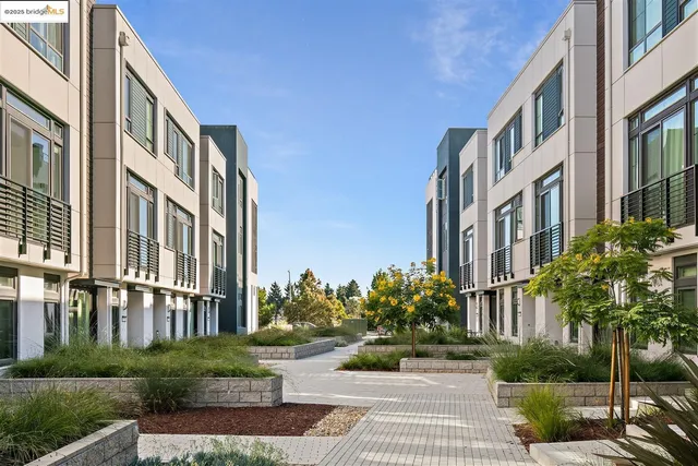 a view of a building in the background