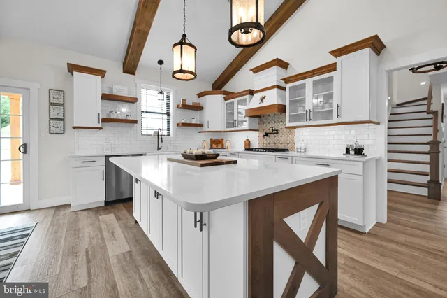 $674,900 | 2401 Baltimore Pike, Hanover, PA 17331