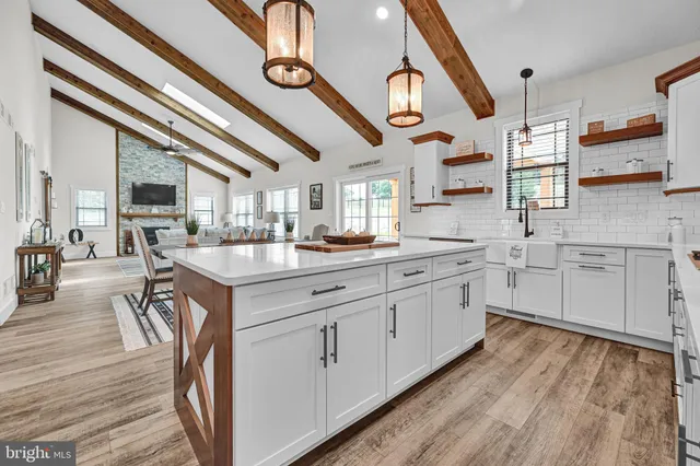 $674,900 | 2401 Baltimore Pike, Hanover, PA 17331