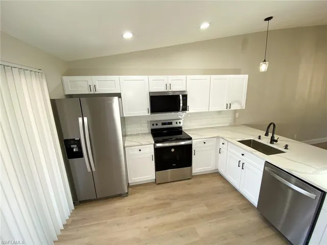 $2,000 | 4180 Looking Glass Lane, Unit 4108, Naples, FL 34112