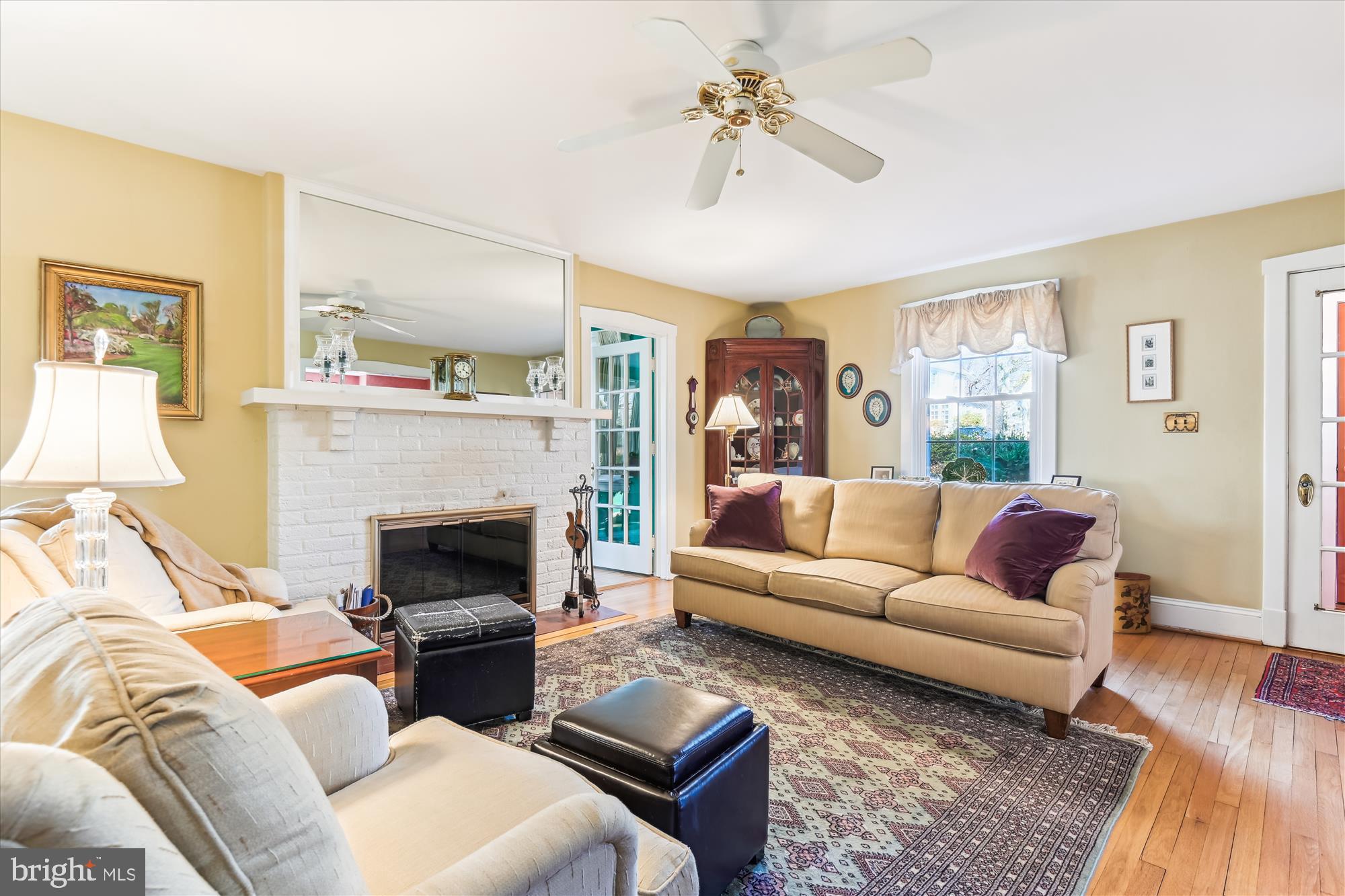 209 Cedarcroft Road Baltimore, MD 21212 - Photo 5 of 63 Living room