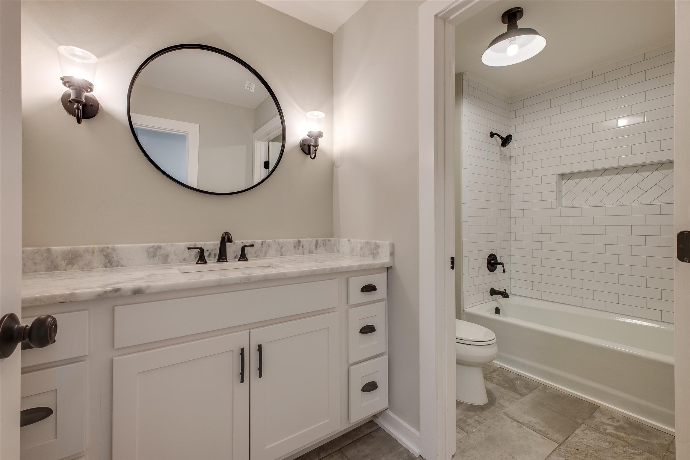 1622 Union Hill Road Goodlettsville, TN 37072 - Photo 17 of 30 Hallway bathroom.