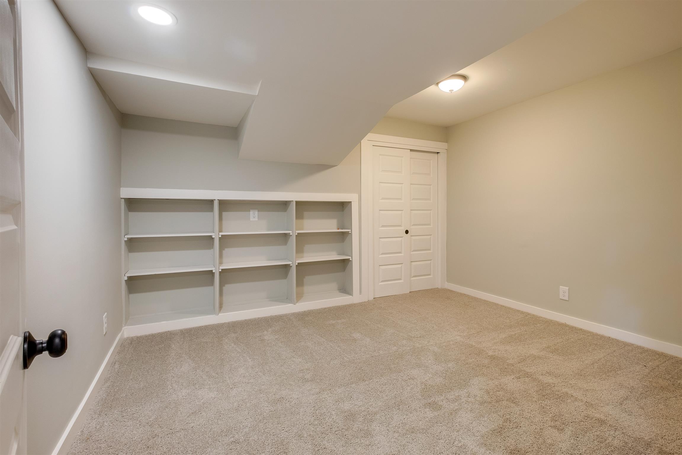 1622 Union Hill Road Goodlettsville, TN 37072 - Photo 23 of 30 Office or flex space could be used as a 4th bedroom!