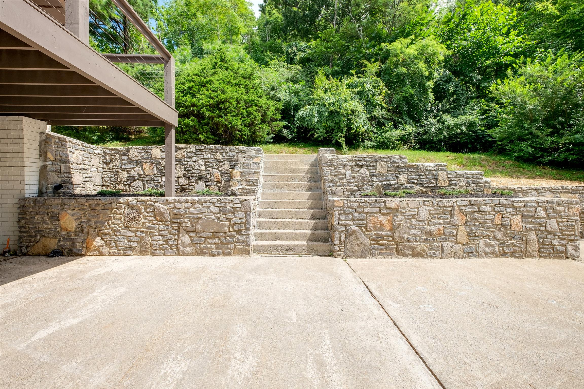 1622 Union Hill Road Goodlettsville, TN 37072 - Photo 26 of 30 Stone stacked flower garden.
