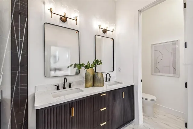 a view of back yard of the house