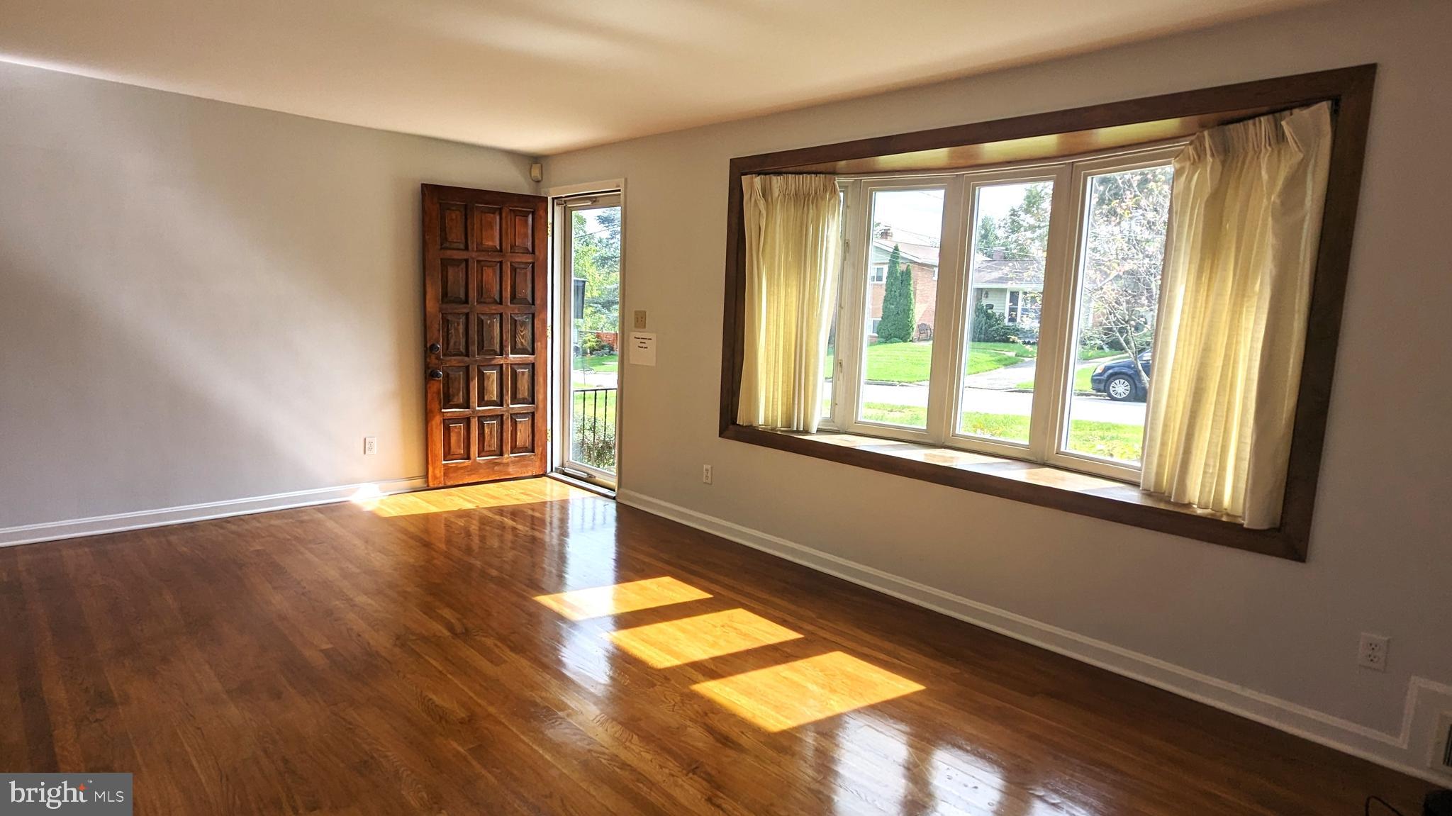 5906 Bryn Mawr Road College Park, MD 20740 - Photo 3 of 28