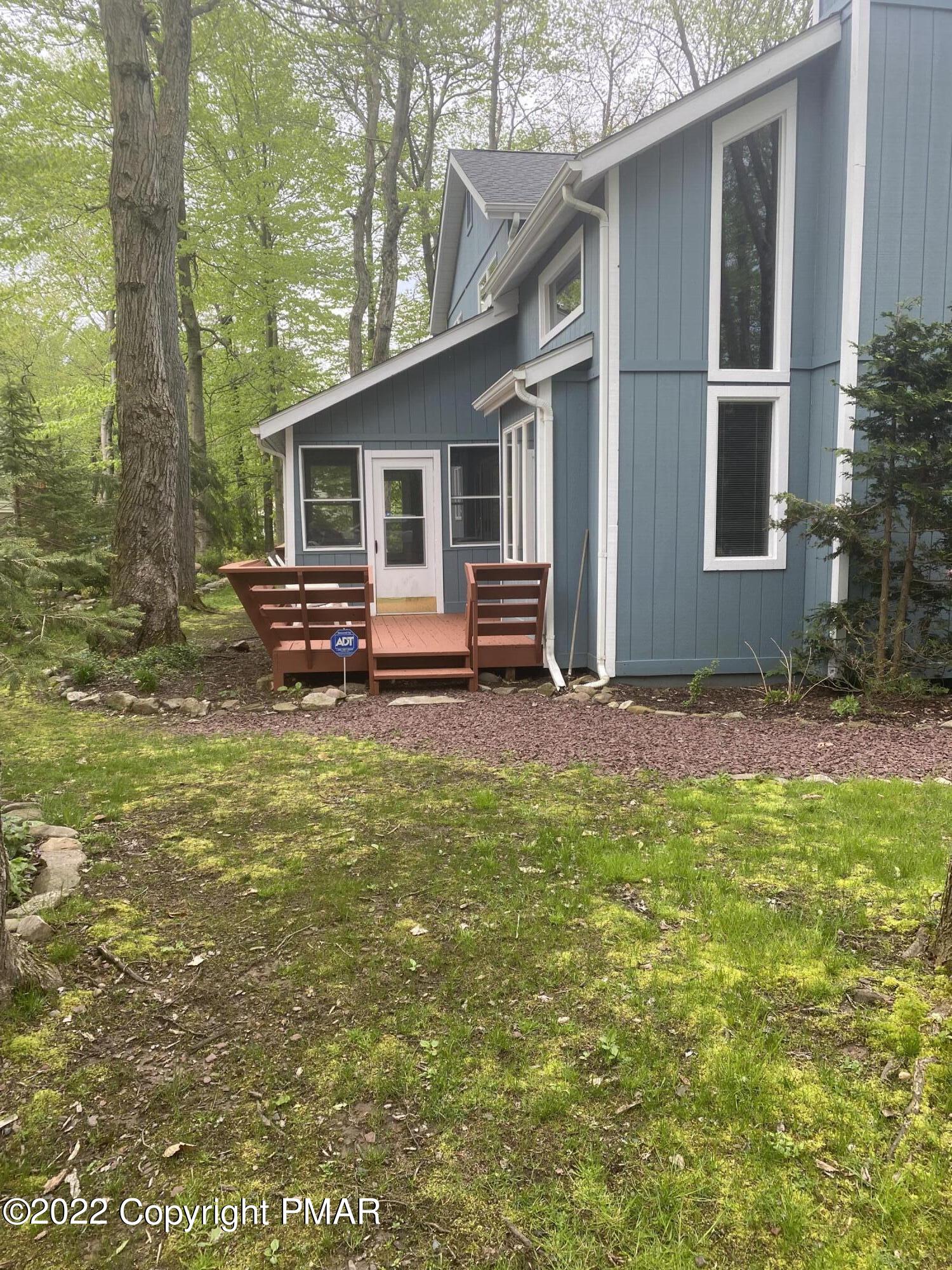 425 Lake Road Tobyhanna, PA 18466 - Photo 3 of 42 IMG_1650