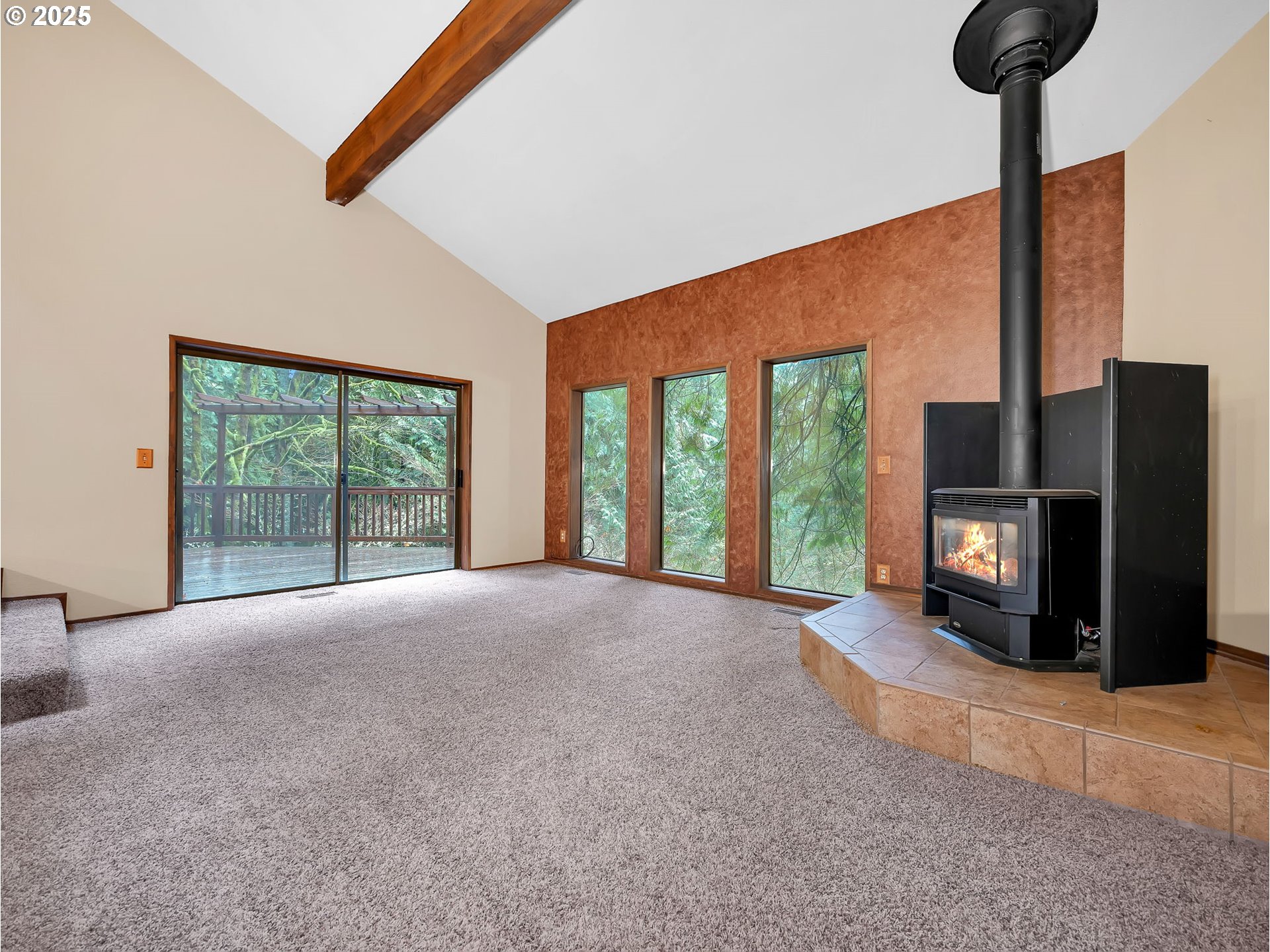 35570 Southeast Barnum Road Sandy, OR 97055 - Photo 18 of 47 Living Room