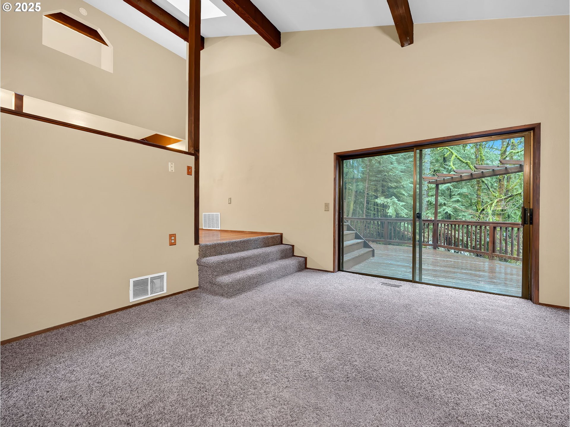 35570 Southeast Barnum Road Sandy, OR 97055 - Photo 20 of 47 Living Room