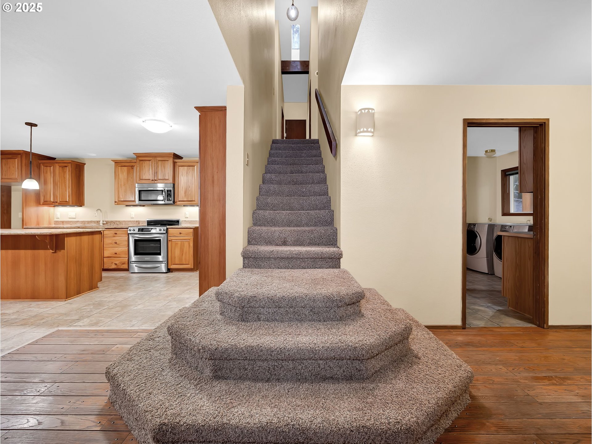 35570 Southeast Barnum Road Sandy, OR 97055 - Photo 28 of 47 Staircase