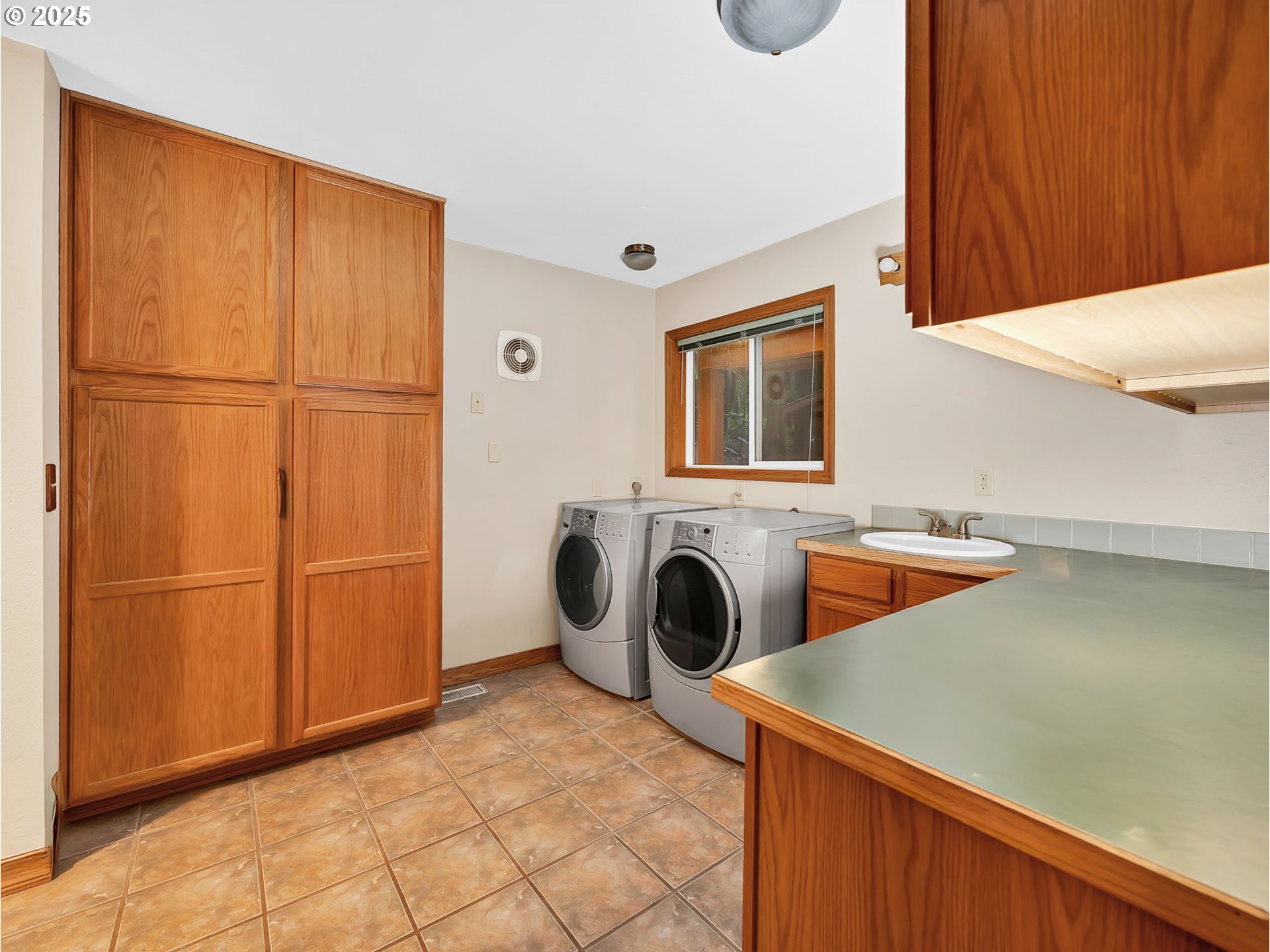 35570 Southeast Barnum Road Sandy, OR 97055 - Photo 41 of 47 Laundry