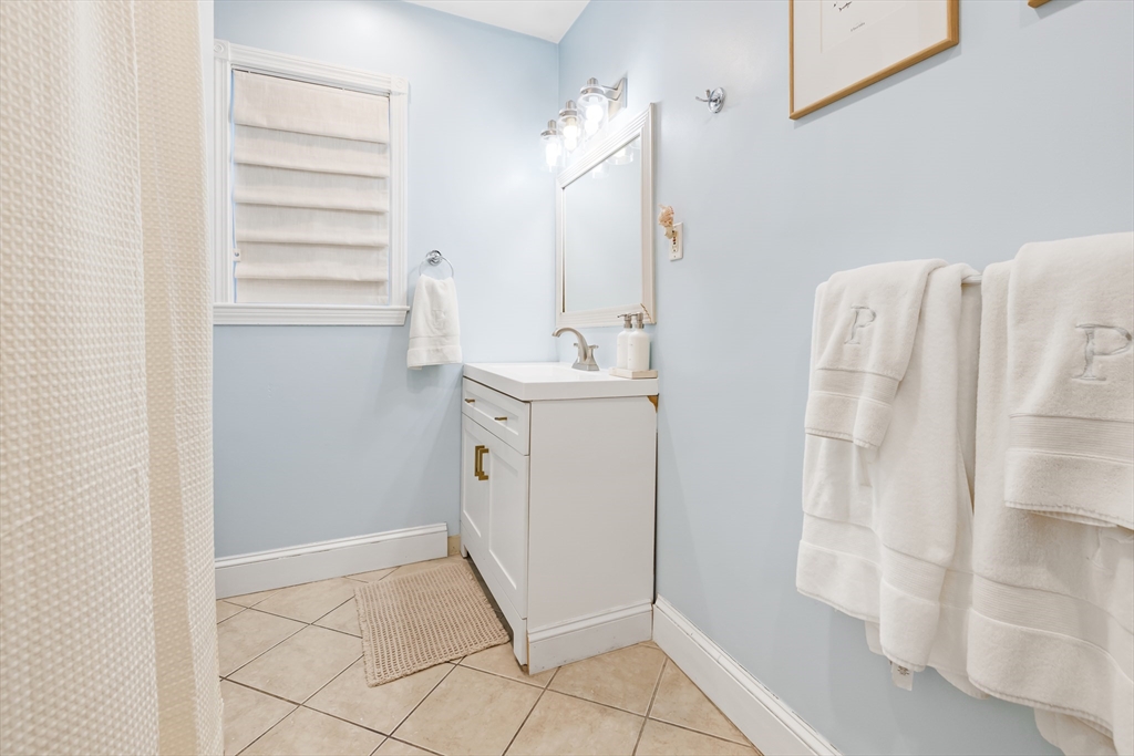 171 H Street, Unit 1 Boston, MA 02127 - Photo 11 of 26