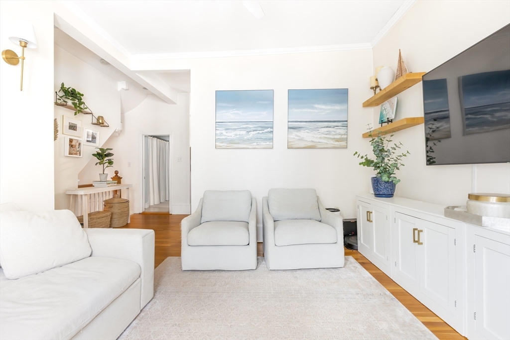 171 H Street, Unit 1 Boston, MA 02127 - Photo 4 of 26