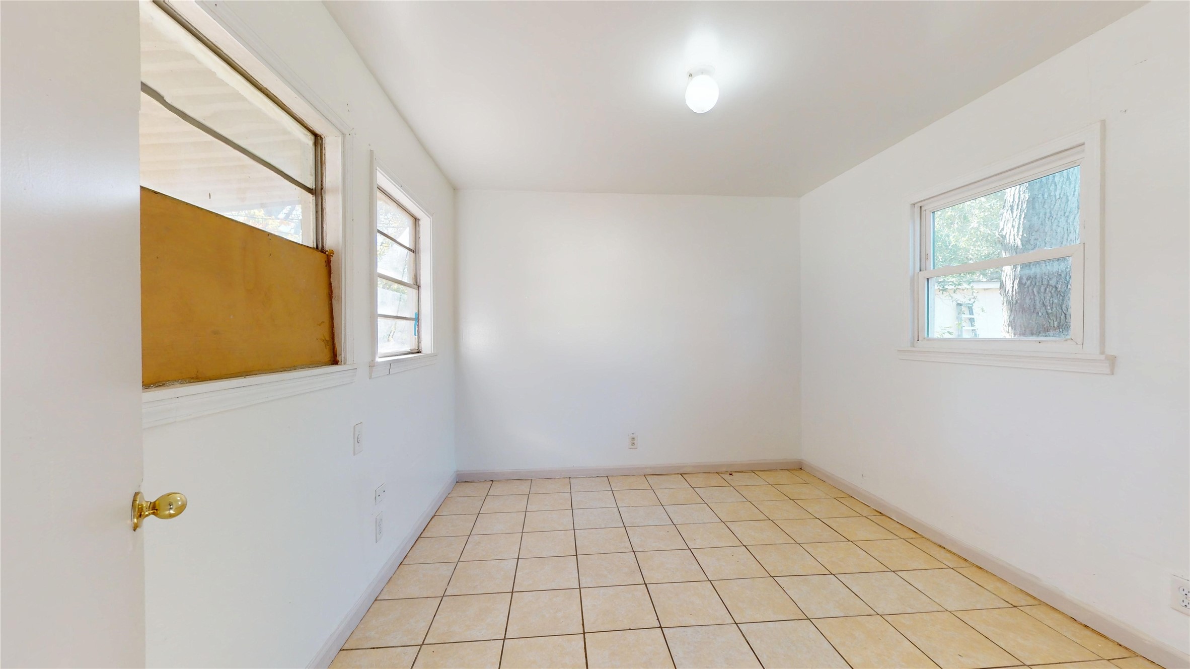 3826 Landa Lane Houston, TX 77023 - Photo 14 of 36 a view of an empty room