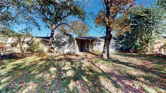 $1,600 | 3826 Landa Lane, Houston, TX 77023