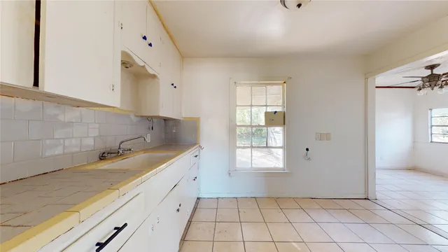 $1,600 | 3826 Landa Lane, Houston, TX 77023