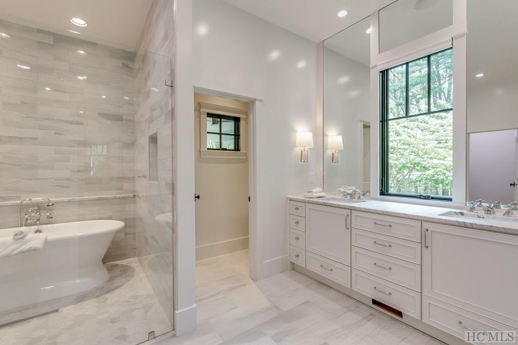 215 Satulah Road Highlands, NC 28741 - Photo 15 of 32 Gallery Image 15