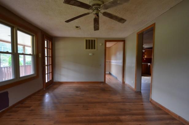 3301 Mine Road Mascot, TN 37806 - Photo 3 of 14 Family Room