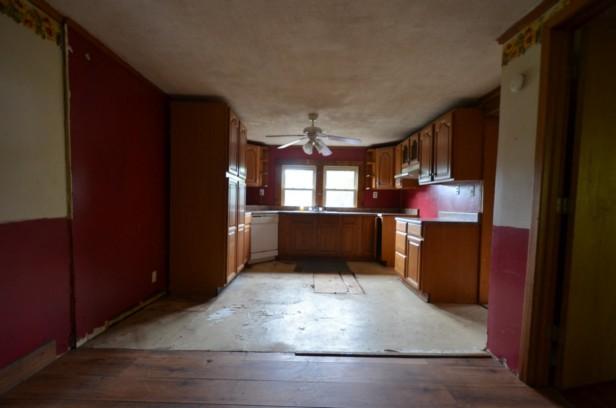 3301 Mine Road Mascot, TN 37806 - Photo 8 of 14 Eat-In-Kitchen