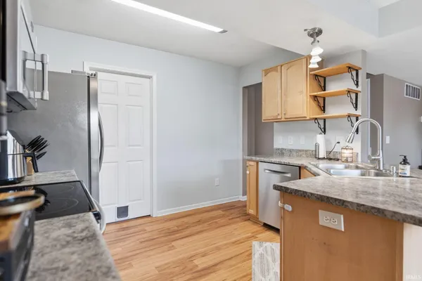 $269,900 | 619 Wyss Ridge Drive, Fort Wayne, IN 46819