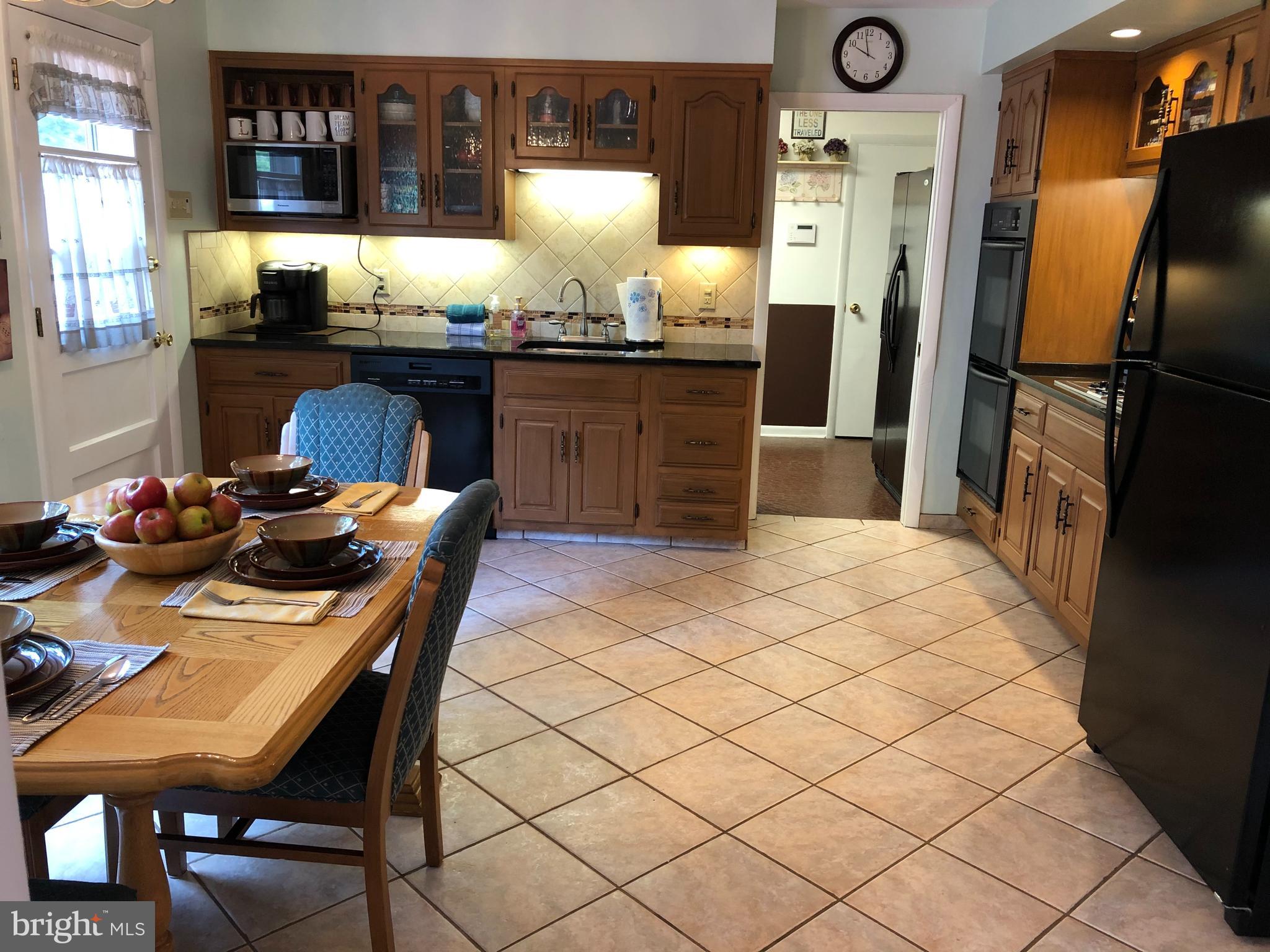 269 Moreland Road Huntingdon Valley, PA 19006 - Photo 8 of 30 Kitchen