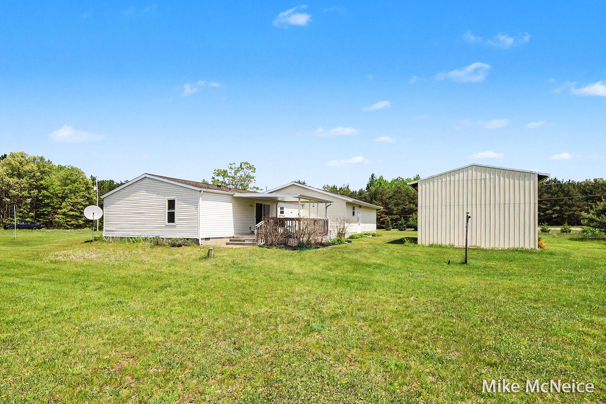 2079 West McMillan Road Muskegon, MI 49445 - Photo 29 of 36 IMG_9632