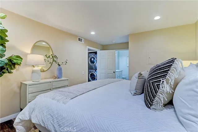 $515,000 | 3605 East Anaheim Street, Unit 102, Long Beach, CA 90804