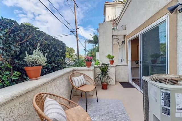 $515,000 | 3605 East Anaheim Street, Unit 102, Long Beach, CA 90804