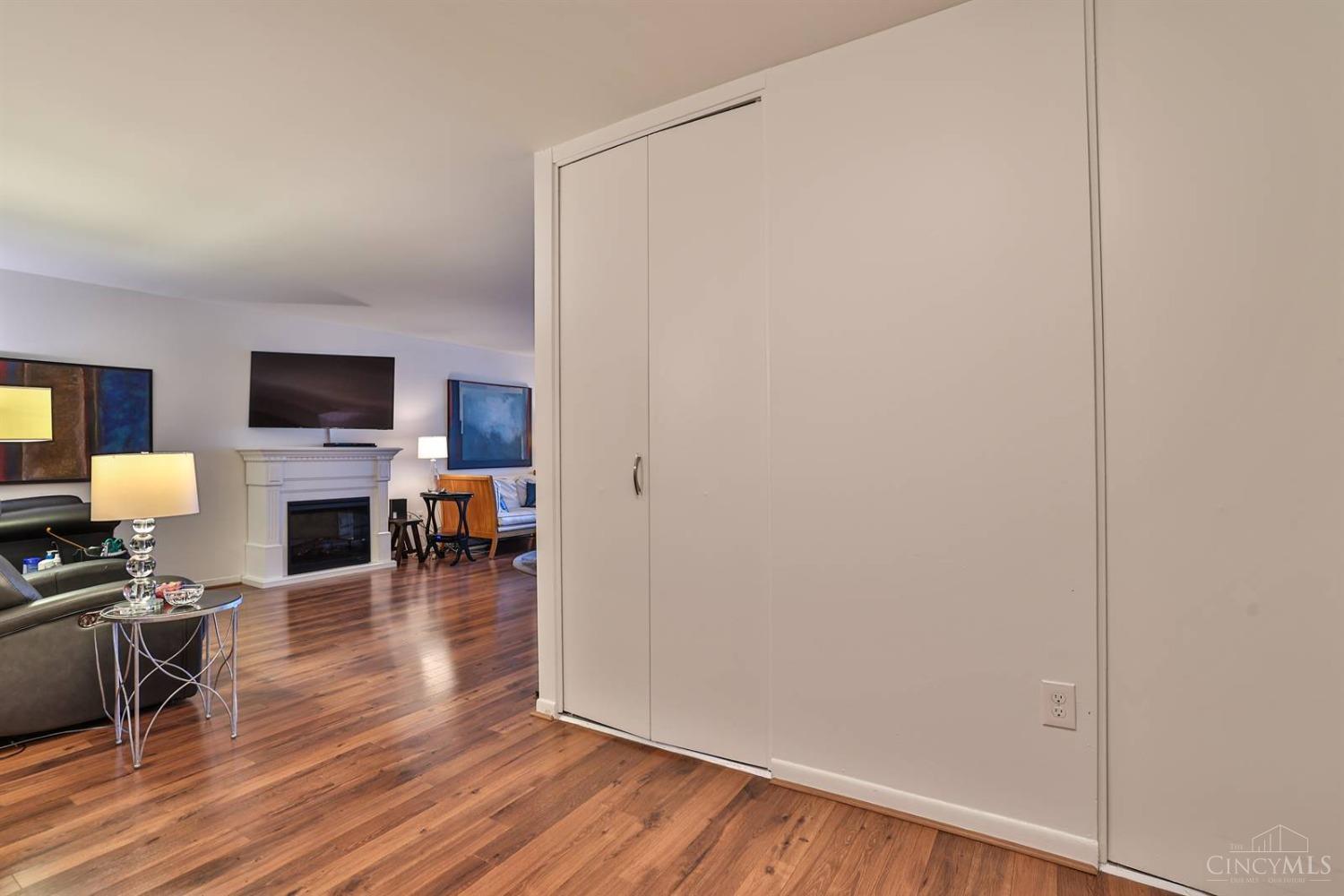 2444 Madison Road, Unit 307 Cincinnati, OH 45208 - Photo 7 of 41 Gallery Image 7