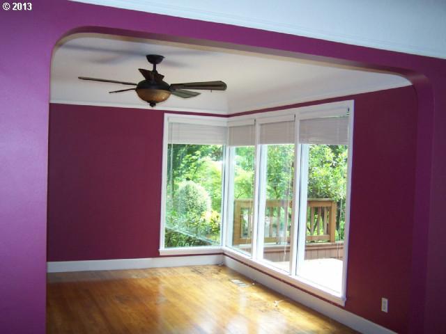 11741 Southwest Boones Ferry Road Portland, OR 97219 - Photo 5 of 16 Gallery Image 5