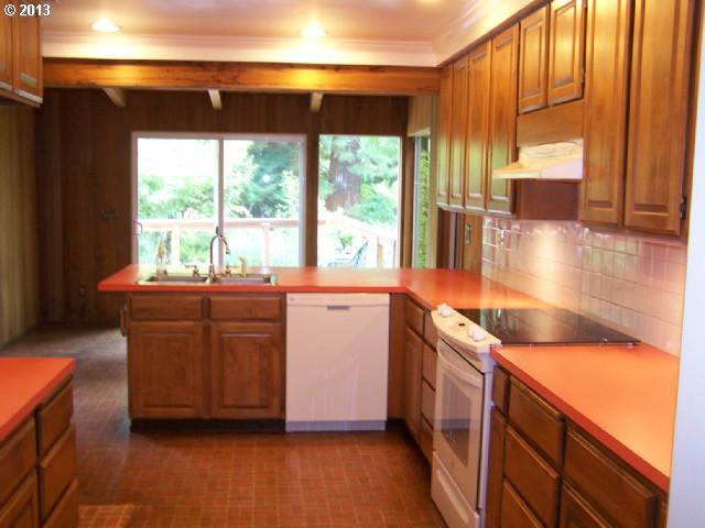 11741 Southwest Boones Ferry Road Portland, OR 97219 - Photo 6 of 16 Gallery Image 6