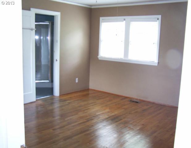 11741 Southwest Boones Ferry Road Portland, OR 97219 - Photo 9 of 16 Gallery Image 9