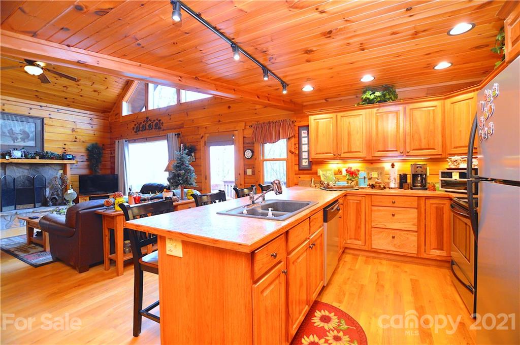 240 Prosperity Ridge Waynesville, NC 28785 - Photo 5 of 24 Gallery Image 5