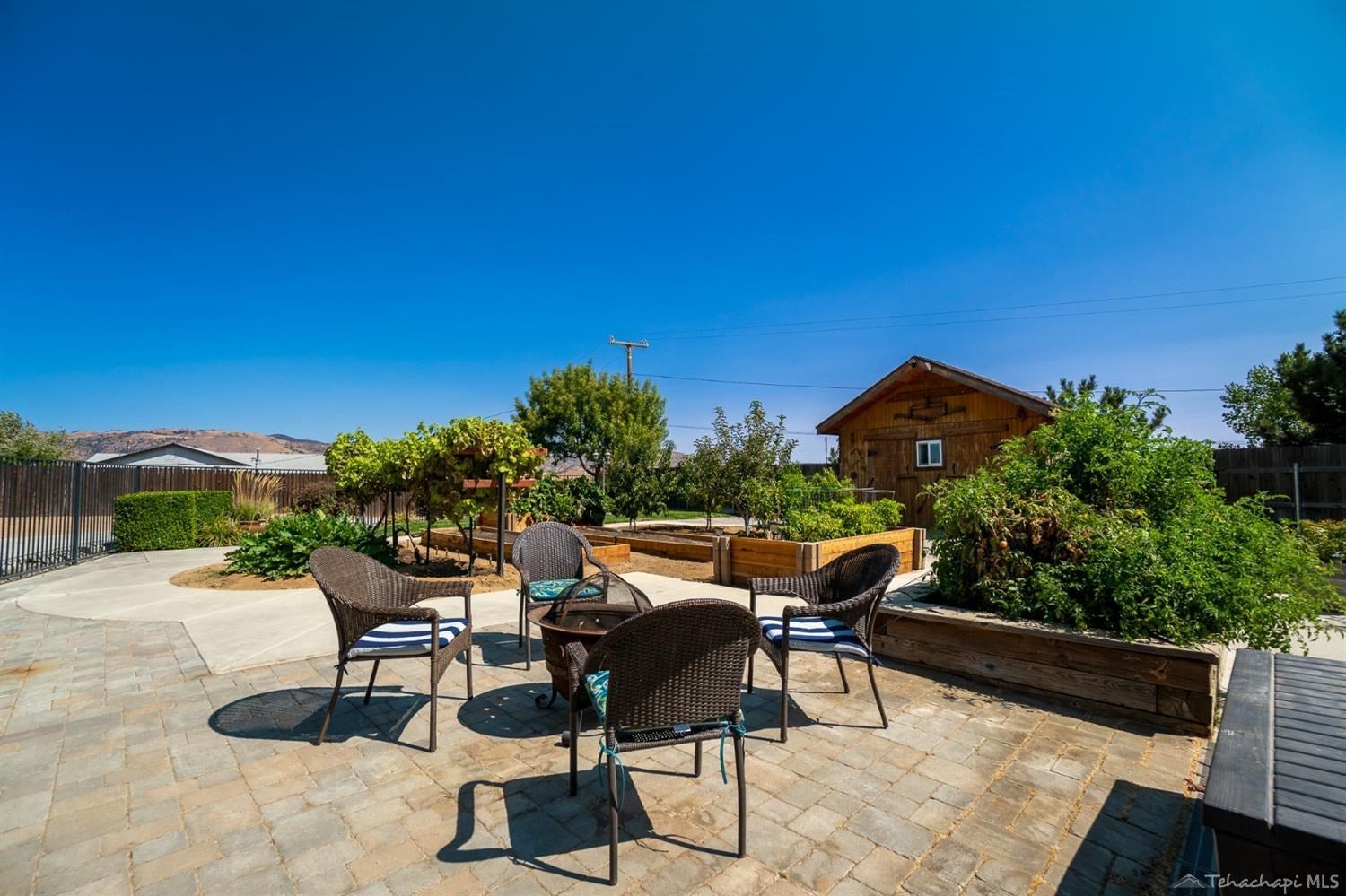 21900 Mid Way Tehachapi, CA 93561 - Photo 11 of 39 Gallery Image 11