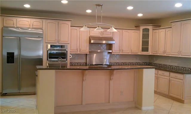 $4,995 | 10743 Weather Top Court, Las Vegas, NV 89135