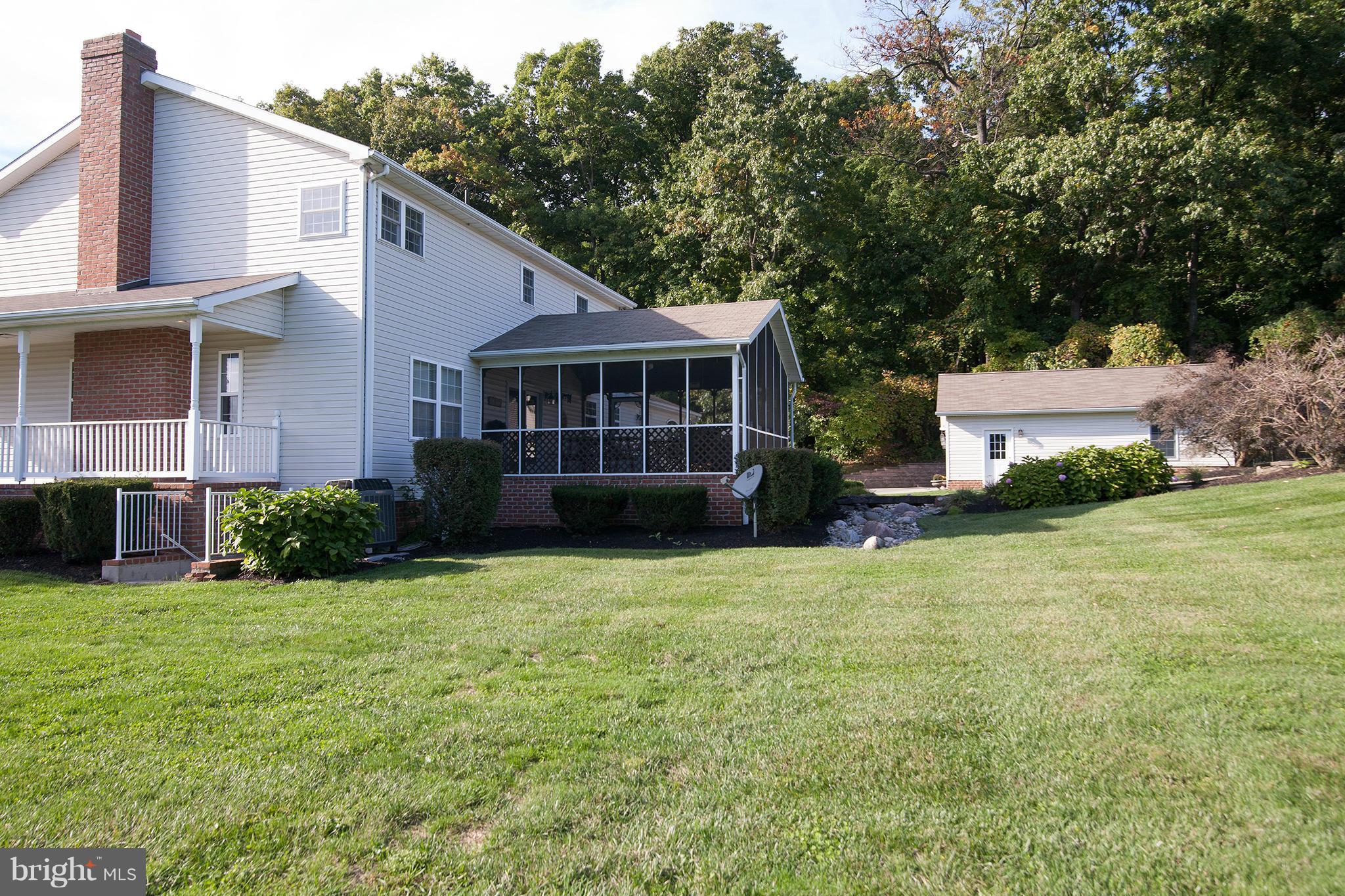 4131 Back Woods Road Westminster, MD 21158 - Photo 19 of 30 Side View