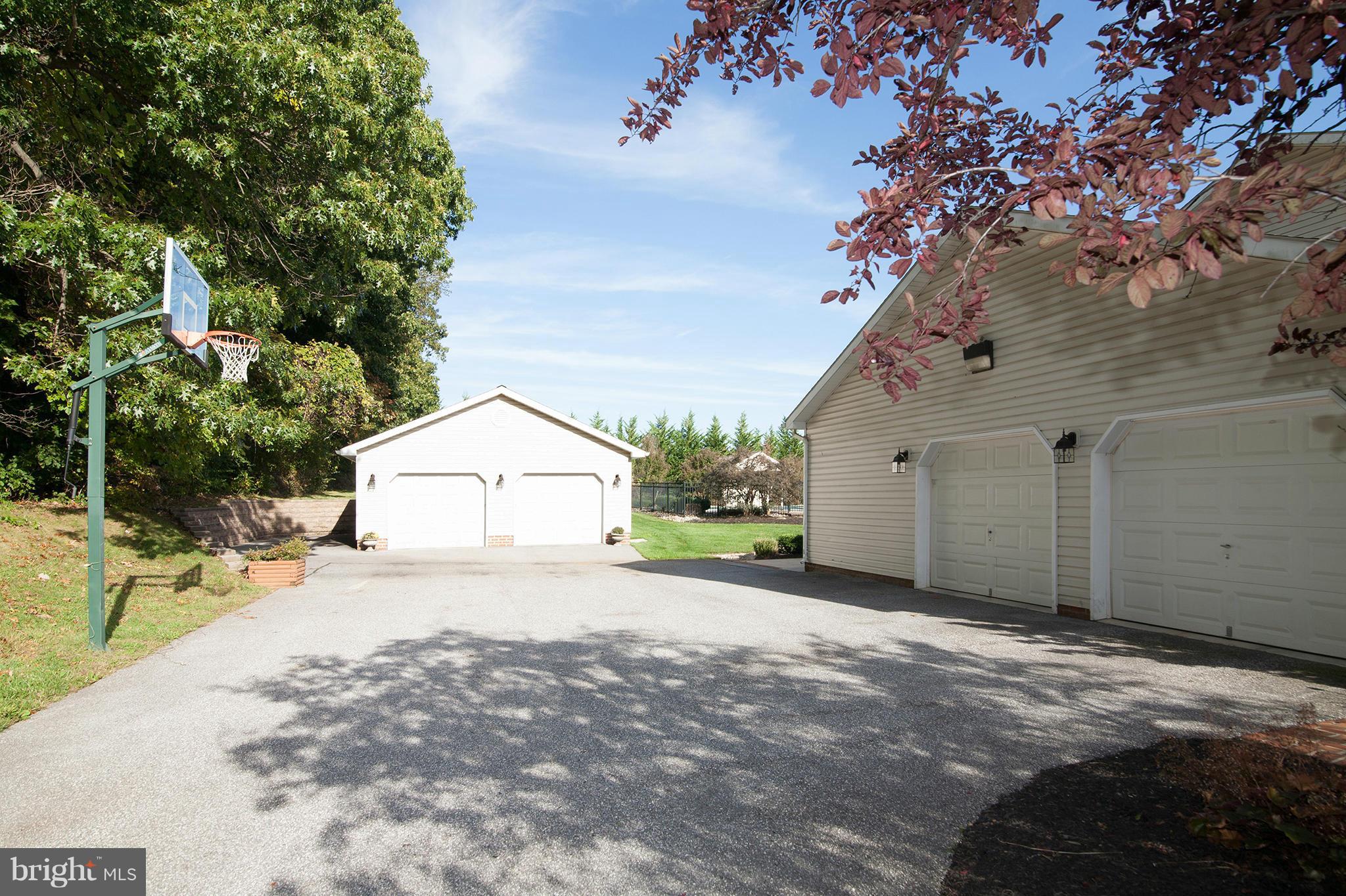 4131 Back Woods Road Westminster, MD 21158 - Photo 22 of 30 4 Car Garage and then some !