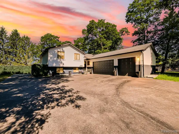 $624,000 | 29721 Farmington Road, Farmington, MI 48331