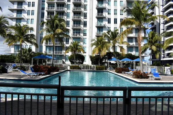 $2,800 | 300 South Australian Avenue, Unit 1010, West Palm Beach, FL 33401