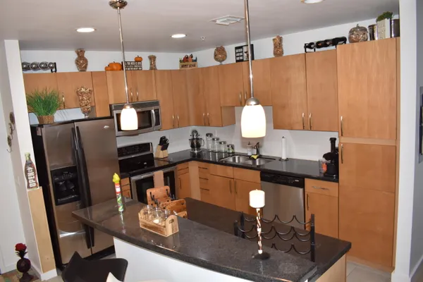 $2,800 | 300 South Australian Avenue, Unit 1010, West Palm Beach, FL 33401