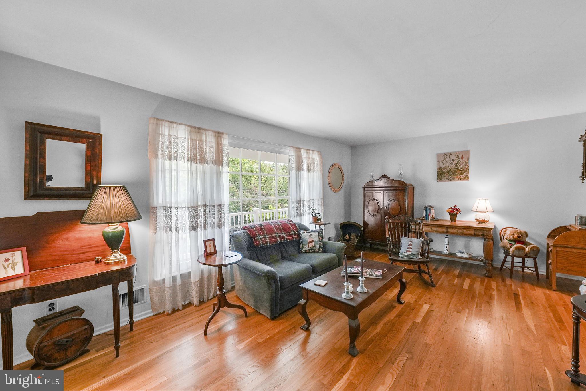 31 Brophy Drive Ewing, NJ 08638 - Photo 13 of 48