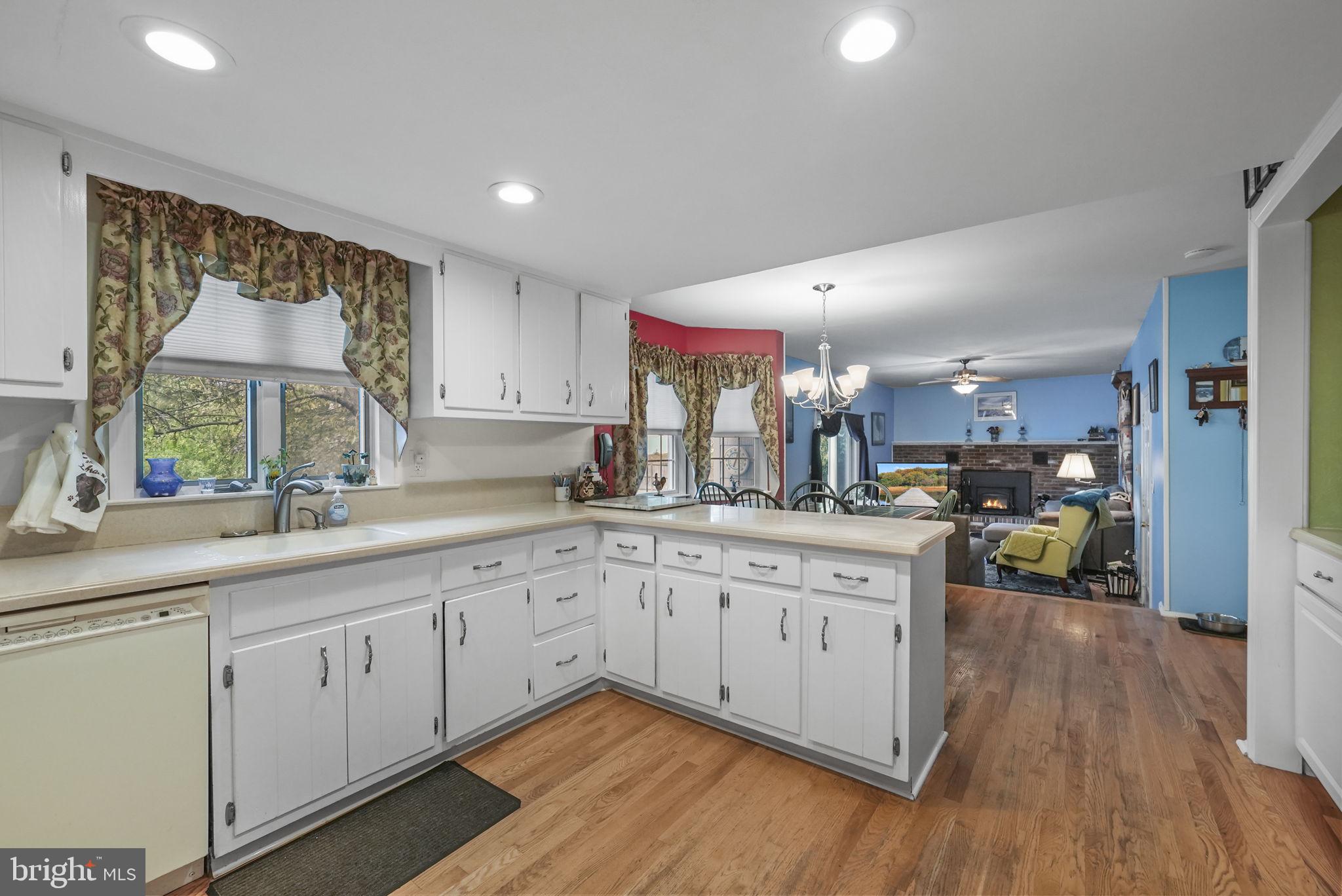 31 Brophy Drive Ewing, NJ 08638 - Photo 18 of 48