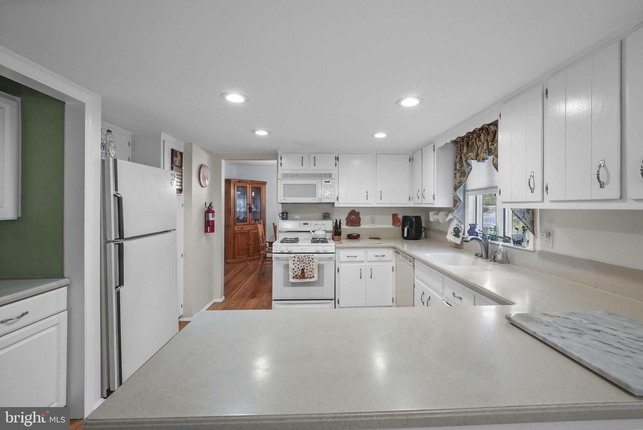 31 Brophy Drive Ewing, NJ 08638 - Photo 20 of 48