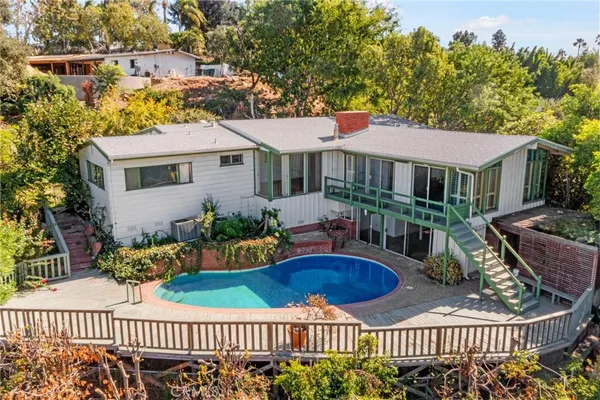 $1,950,000 | 11575 Amanda Drive, Studio City, CA 91604