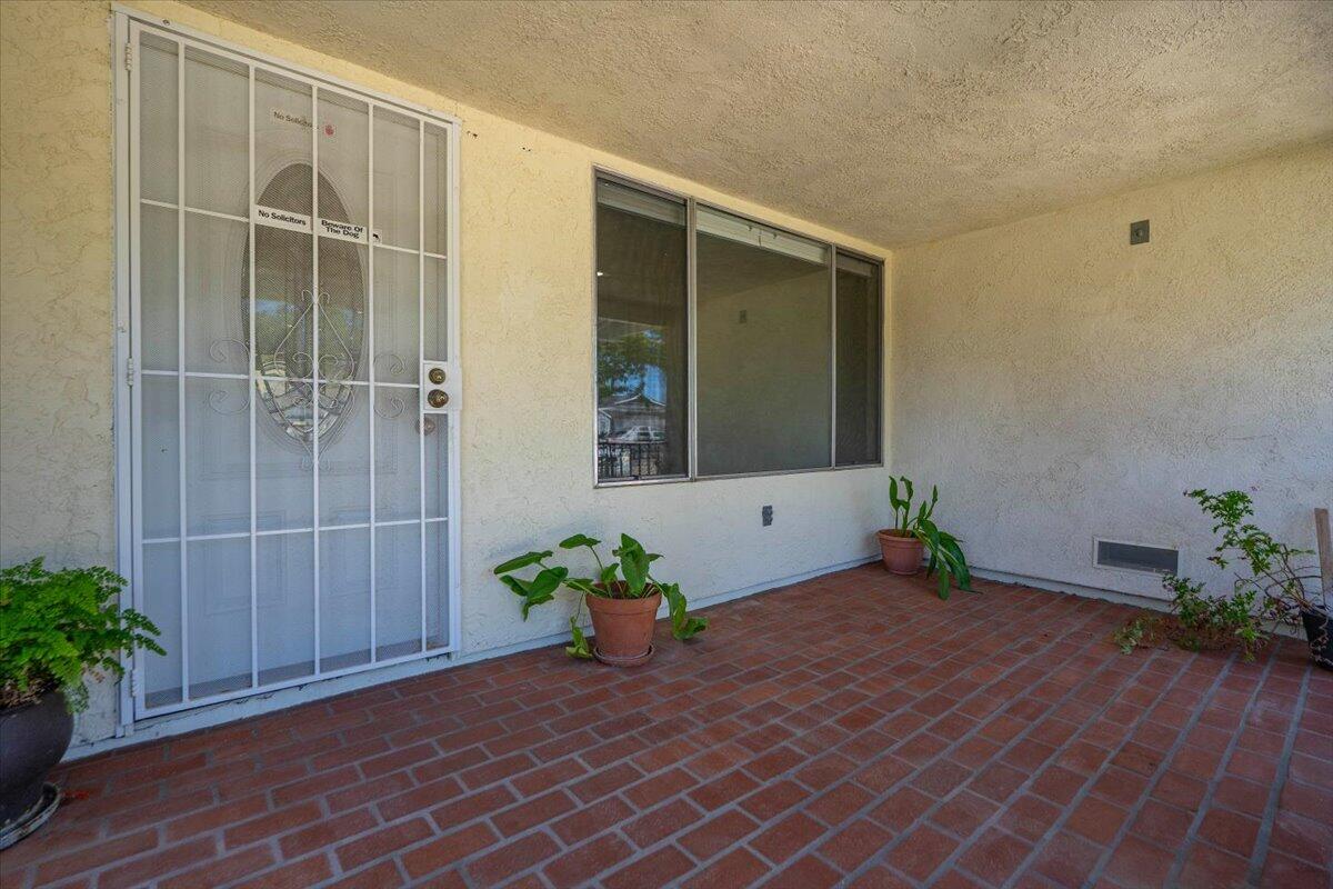 1335 Franzel Road Red Bluff, CA 96080 - Photo 33 of 39 1335 Franzel Rd Porch