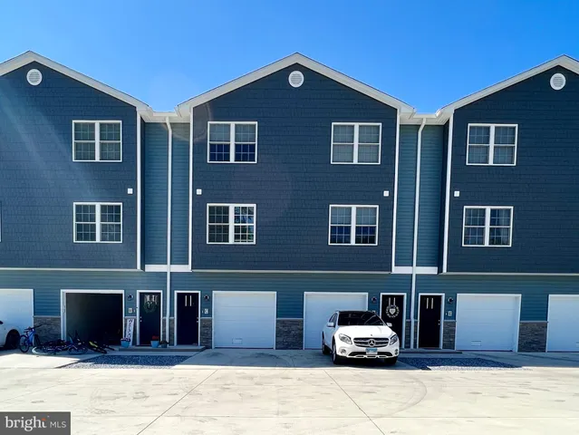 $2,300 | 46 West Pittsfield Street, Pennsville, NJ 08070