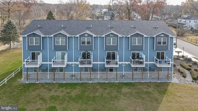 $2,300 | 46 West Pittsfield Street, Pennsville, NJ 08070