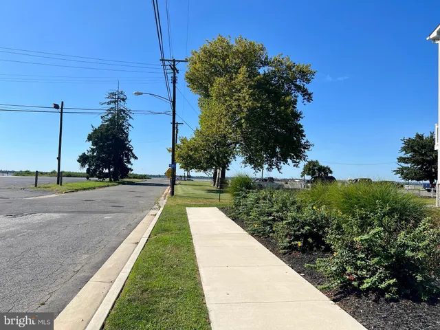 $2,300 | 46 West Pittsfield Street, Pennsville, NJ 08070