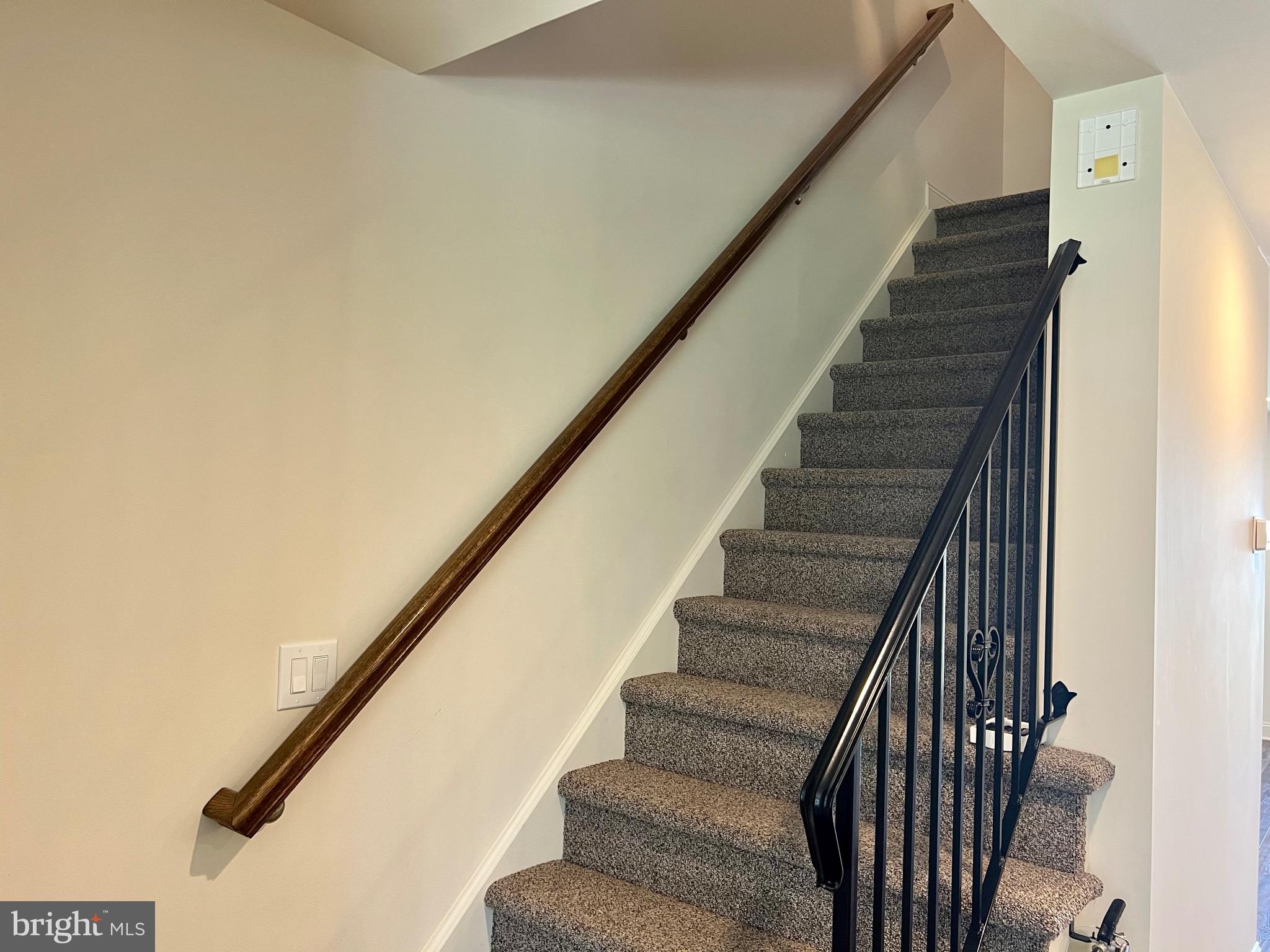 46 West Pittsfield Street Pennsville, NJ 08070 - Photo 10 of 25 a view of entryway