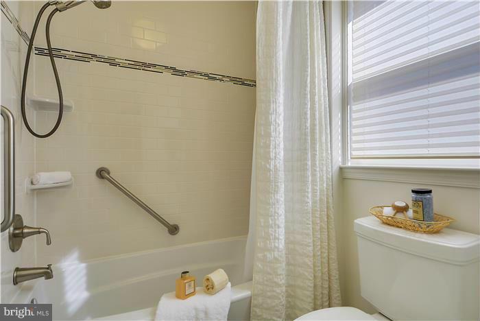 9330 Brink Road Gaithersburg, MD 20882 - Photo 17 of 30 Bath (Master)
